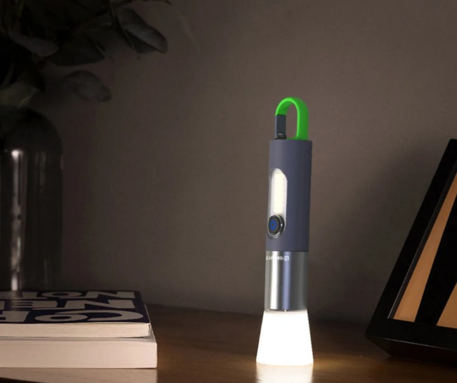 Linterna Con Zoom Resistente al Agua Recargable